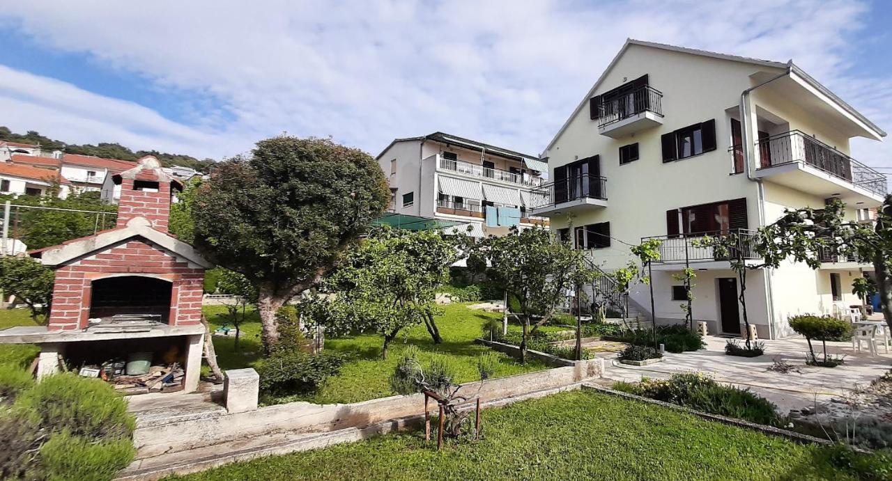Apartments Figos トロギール エクステリア 写真